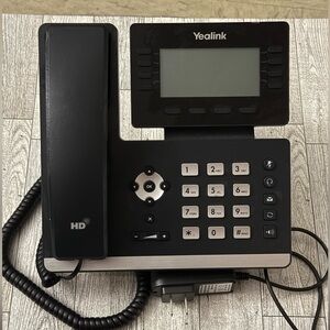 Yealink HD IP Desk Phone with Power Adapter